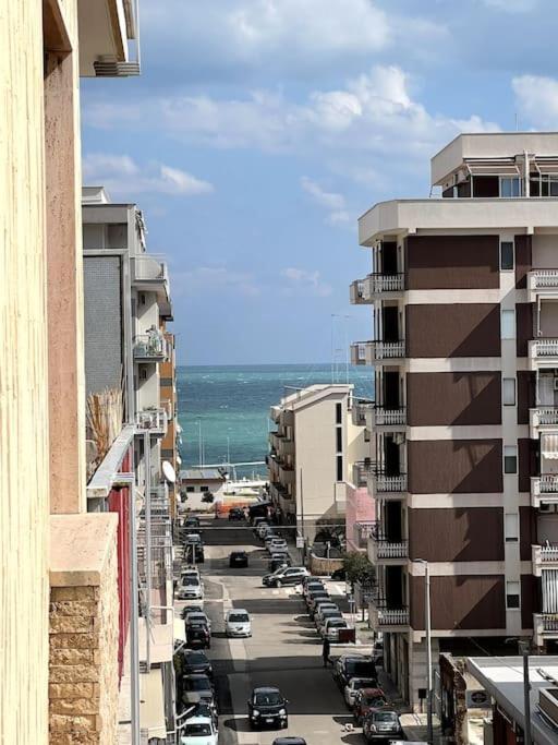 Il mare in città. Appartamento vista mare Monopoli Esterno foto